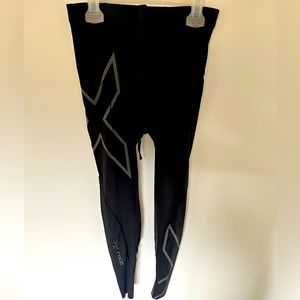 Men’s 2XU Compression running tights. Size M